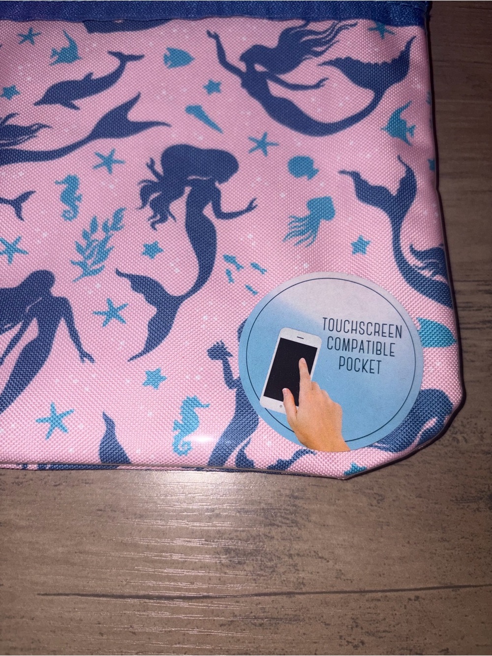 ๐๐NWT Sol Mate Pink Mermaid Print Wristlet Pouch Zip Cosmetic Makeup Travel Bag - Picture 2 of 7